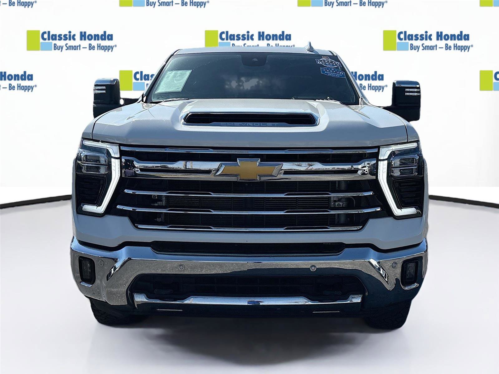 Used 2024 Chevrolet Silverado 2500 LTZ w/ LTZ Plus Package image 2