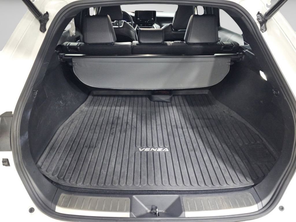 Certified 2021 Toyota Venza XLE w/ Softex Package image 27