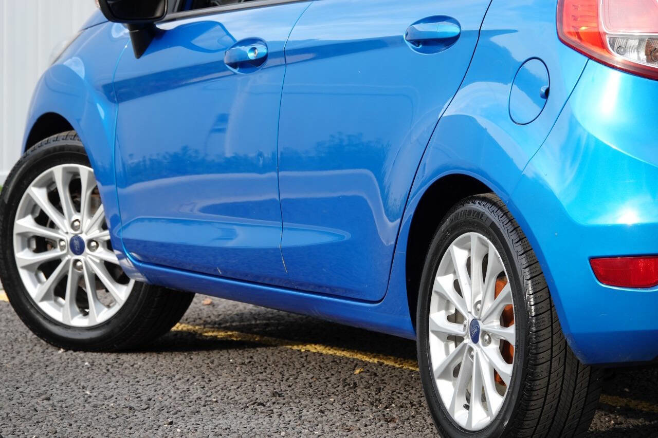Used 2014 Ford Fiesta SE w/ Equipment Group 201A FWD image 24