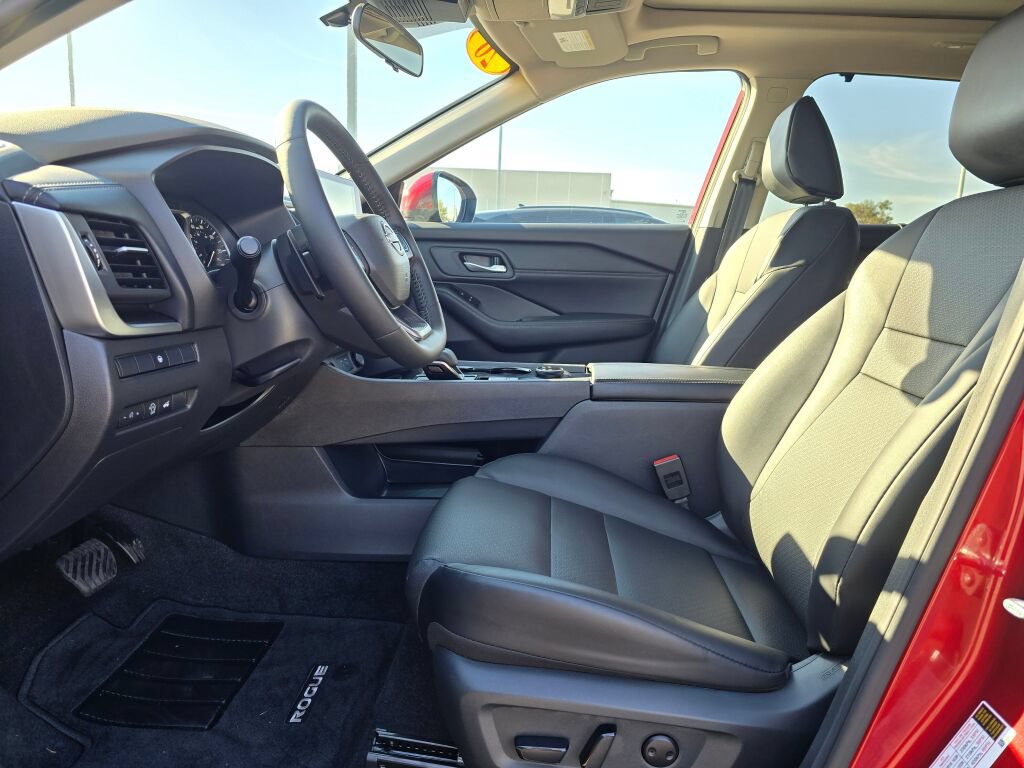 Used 2026 Nissan Rogue SV w/ SV Premium Package AWD/4WD image 21
