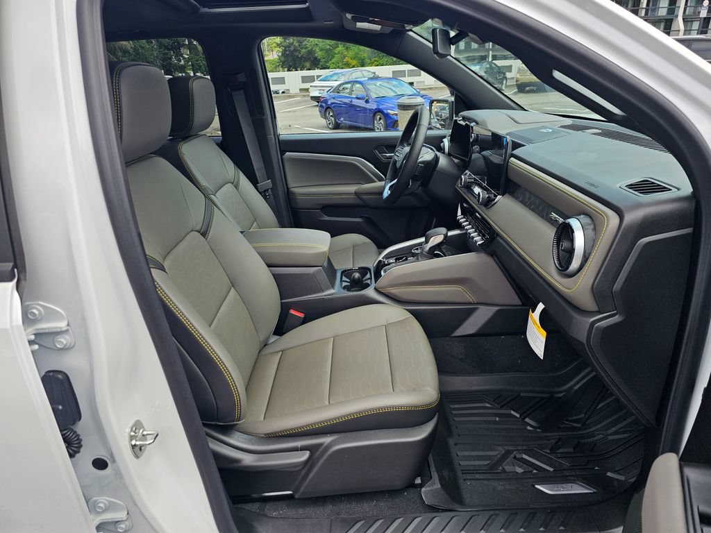 New 2026 Chevrolet Colorado ZR2 w/ Technology Package AWD/4WD image 11