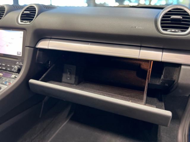 Used 2018 Porsche 718 Boxster S image 32