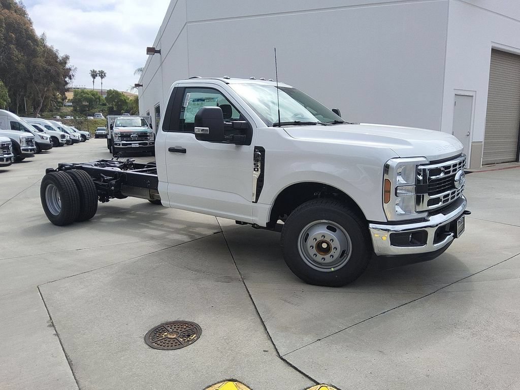 New 2026 Ford F350 XL w/ XL Chrome Package RWD image 24