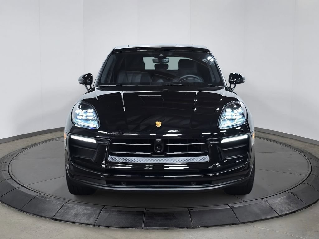Certified 2026 Porsche Macan AWD/4WD image 10