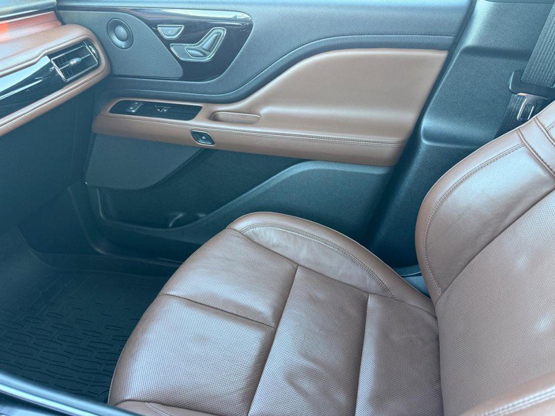Used 2022 Lincoln Aviator Reserve w/ Equipment Group 201A AWD/4WD image 23