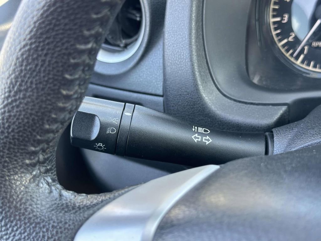 Used 2015 Nissan Versa Note SV image 26