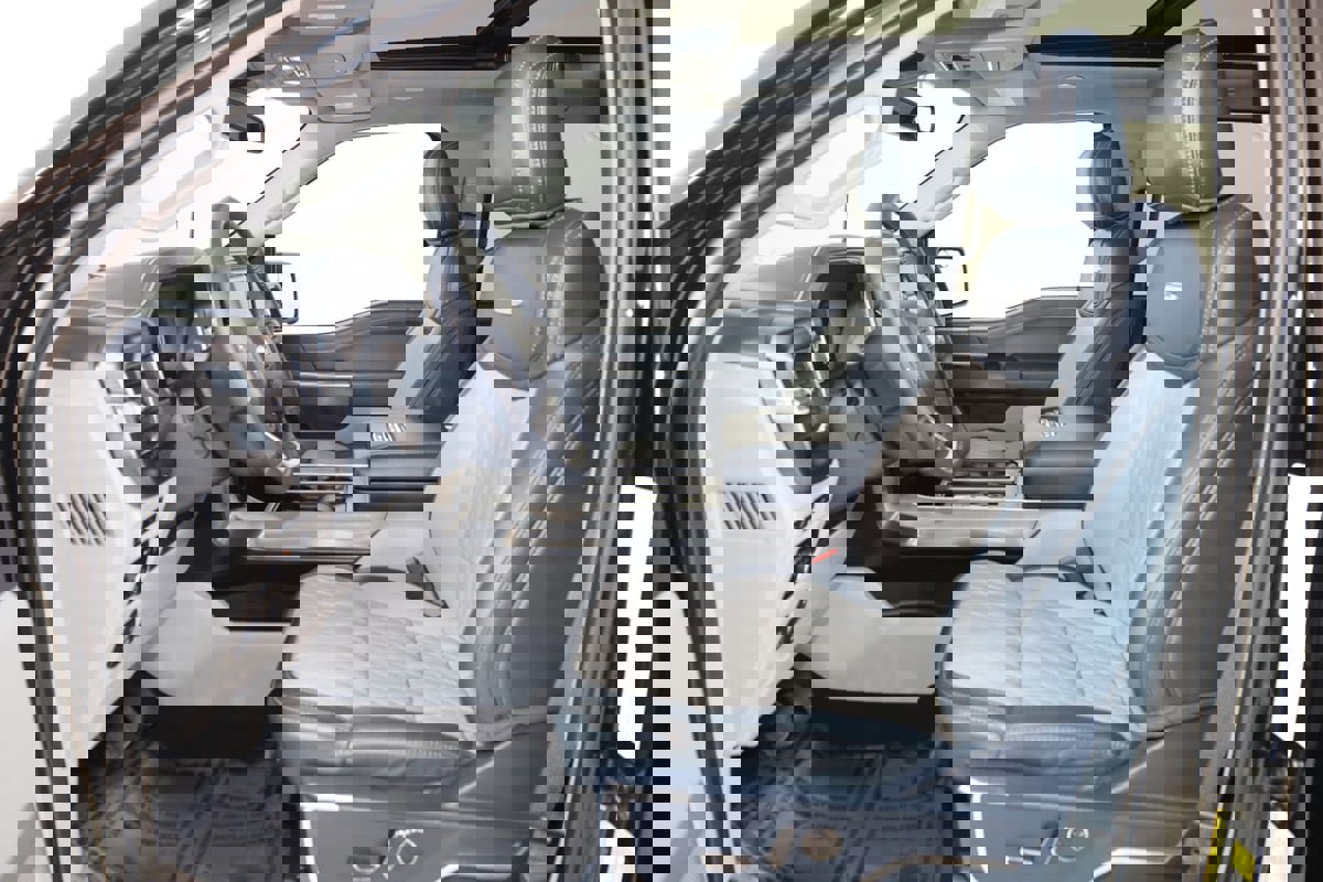 Used 2023 Ford F150 Limited image 12