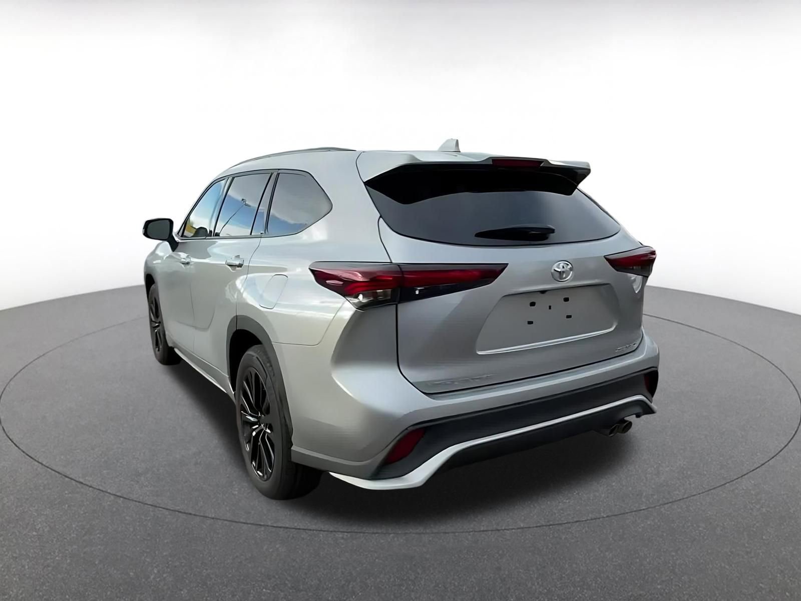 Used 2025 Toyota Highlander XSE image 11