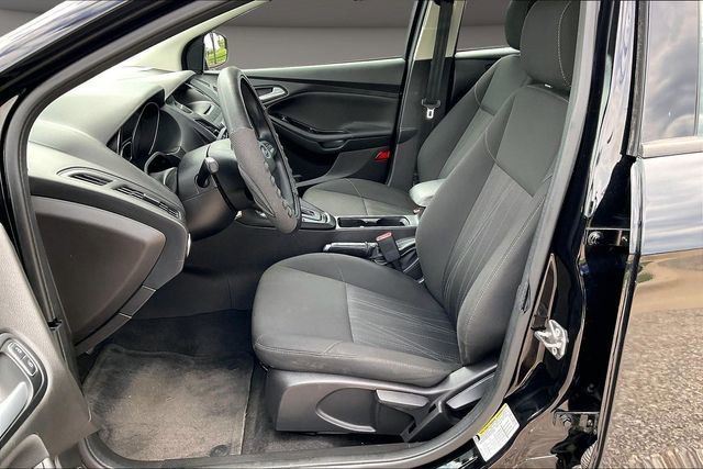 Used 2017 Ford Focus SE FWD image 23