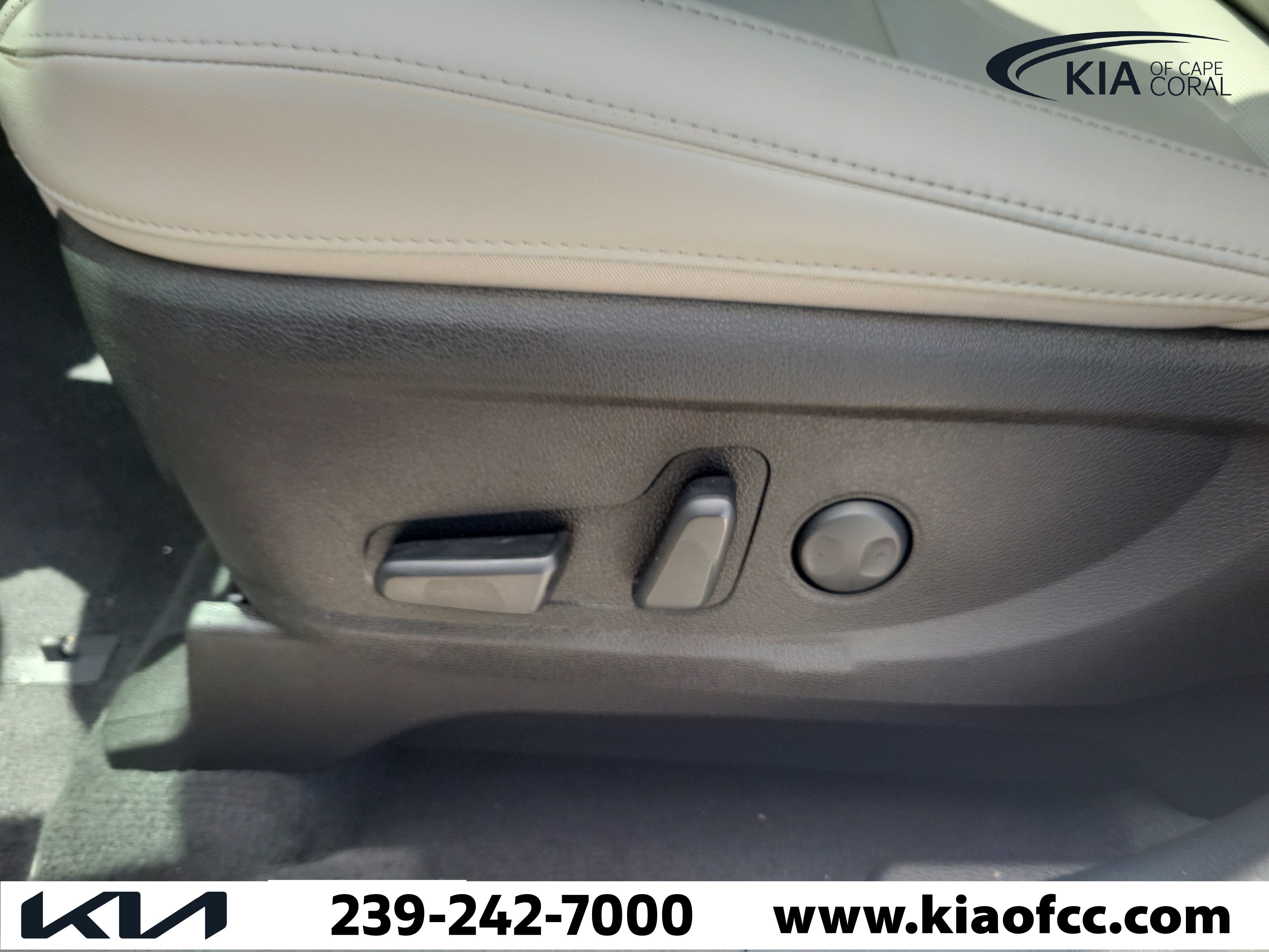 Certified 2024 Kia Telluride S w/ S Sunroof Package AWD/4WD image 22