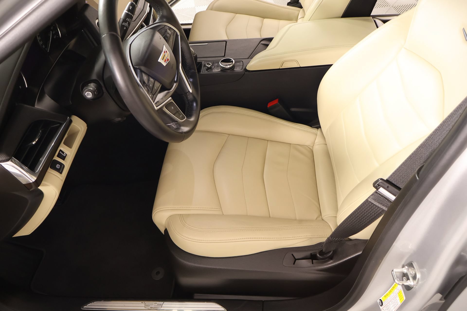 Used 2019 Cadillac CT6 Luxury w/ Driver Awareness Package RWD image 12