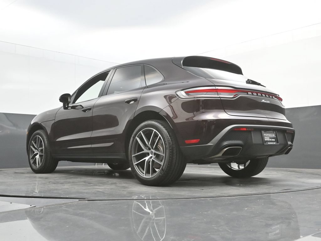 Certified 2024 Porsche Macan AWD/4WD image 37
