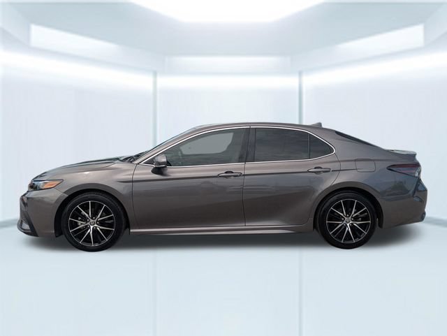 Used 2024 Toyota Camry SE w/ Convenience Package FWD image 2