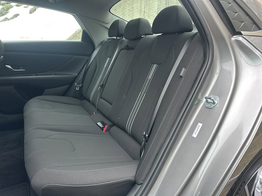 Certified 2025 Hyundai Elantra SEL FWD image 20