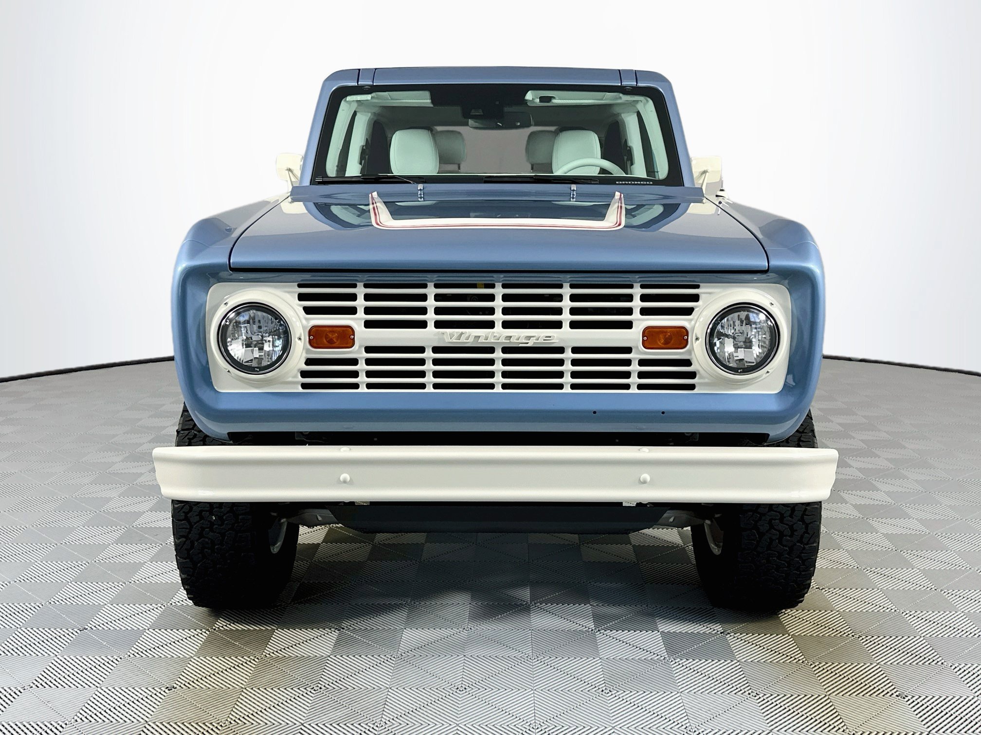 Used 2025 Ford Bronco Badlands AWD/4WD image 2