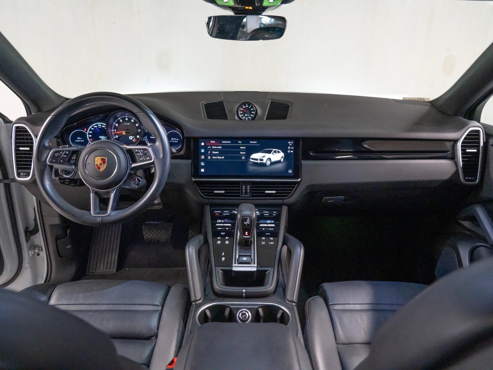 Certified 2023 Porsche Cayenne Coupe AWD/4WD image 25