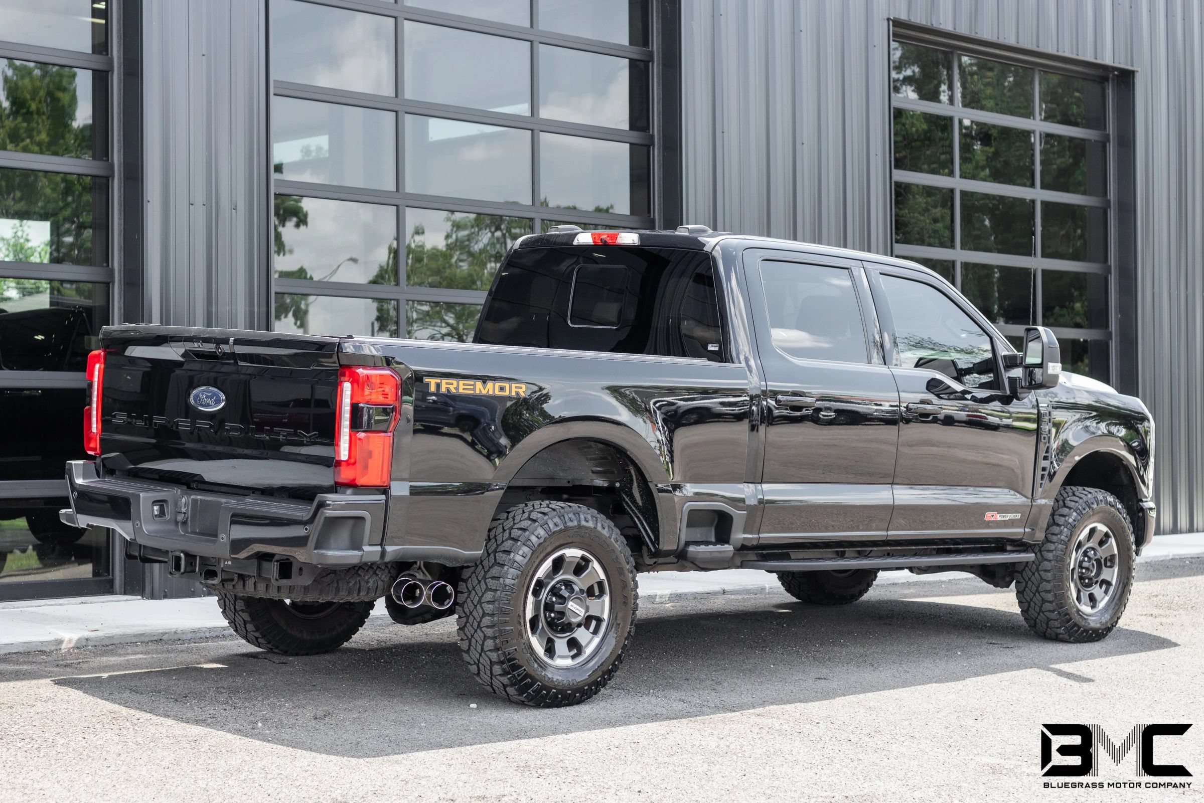 Used 2024 Ford F250 Lariat w/ Tremor Off-Road Package AWD/4WD image 11