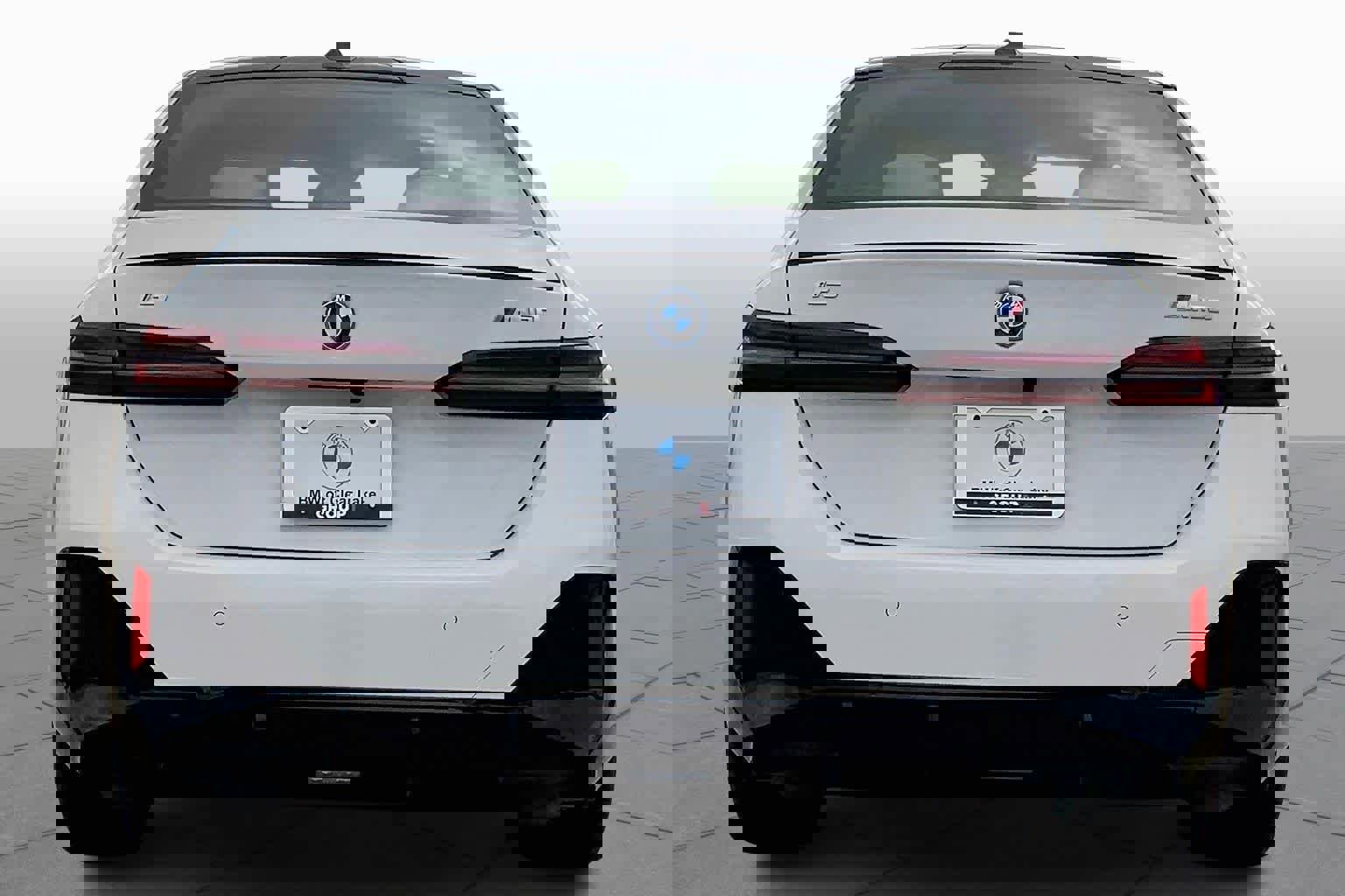 New 2025 BMW i5 M60 w/ Premium Package image 4