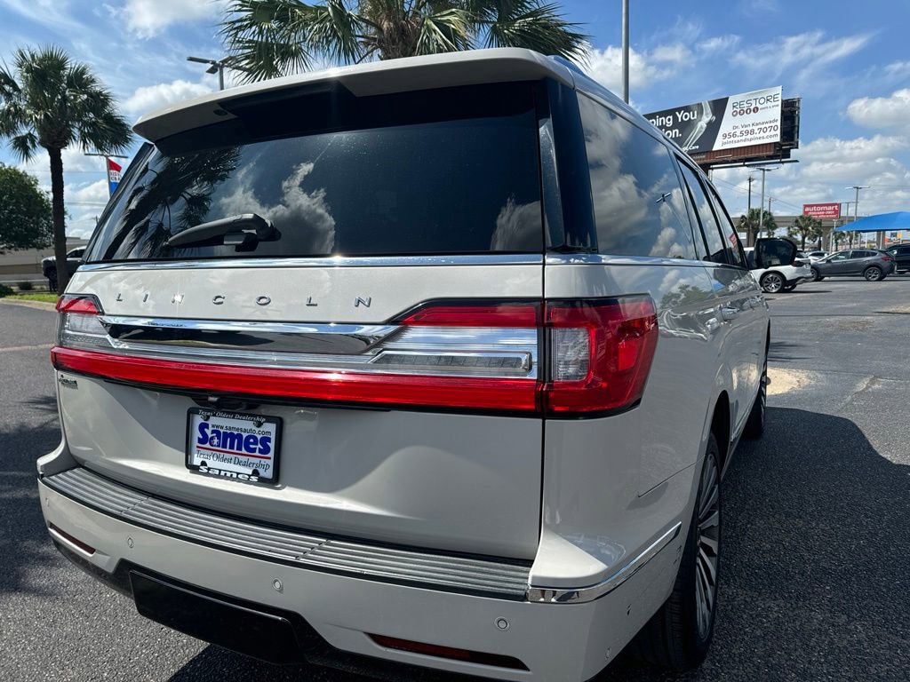 Used 2021 Lincoln Navigator Reserve w/ Luxury Package AWD/4WD image 5