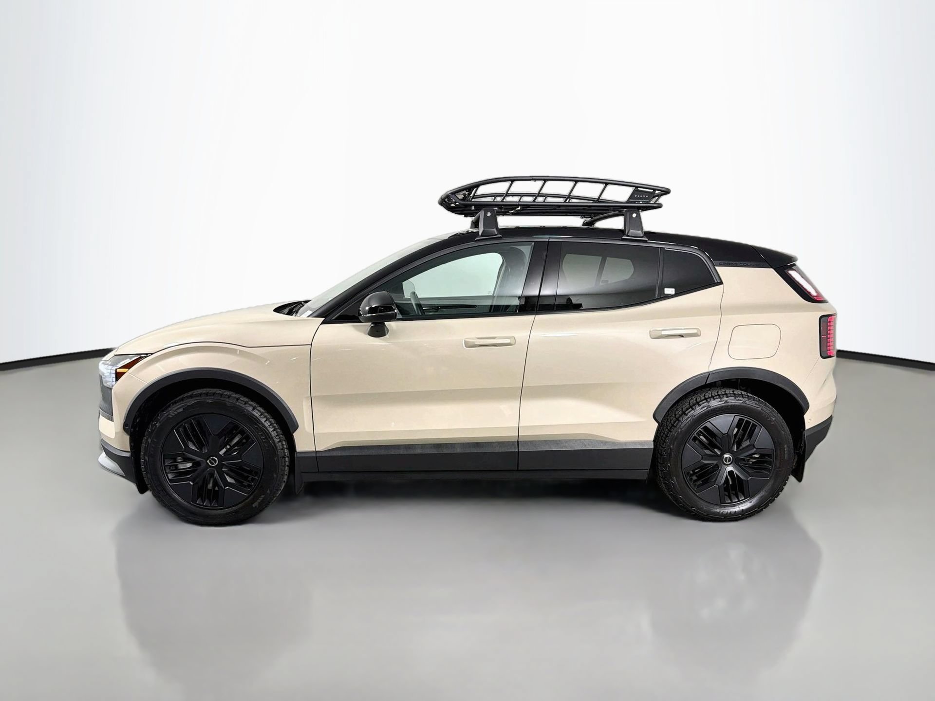 Certified 2026 Volvo EX30 Cross Country Ultra AWD/4WD image 9