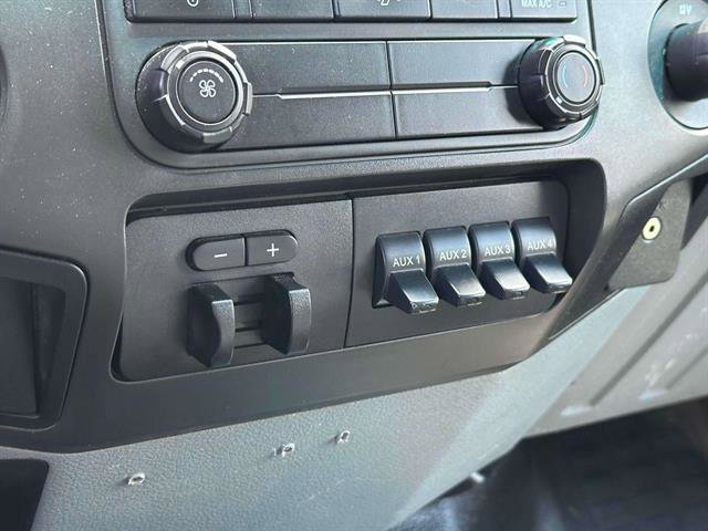 Used 2014 Ford F550 4x4 Regular Cab Super Duty image 18