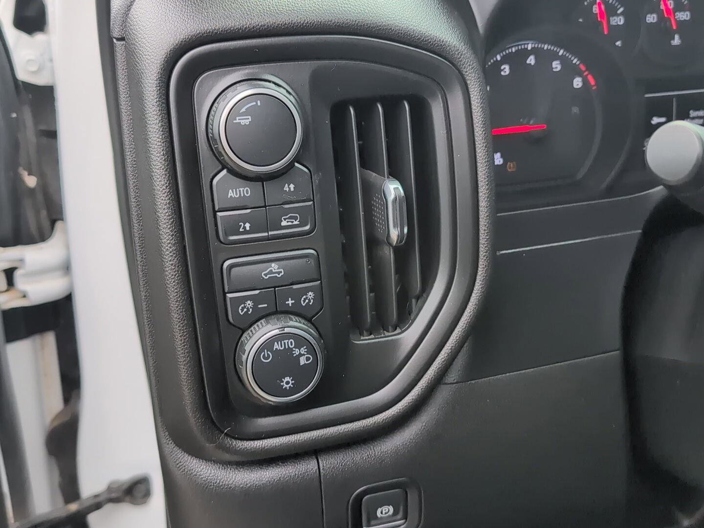 Used 2019 Chevrolet Silverado 1500 Custom w/ Custom Convenience Package image 19