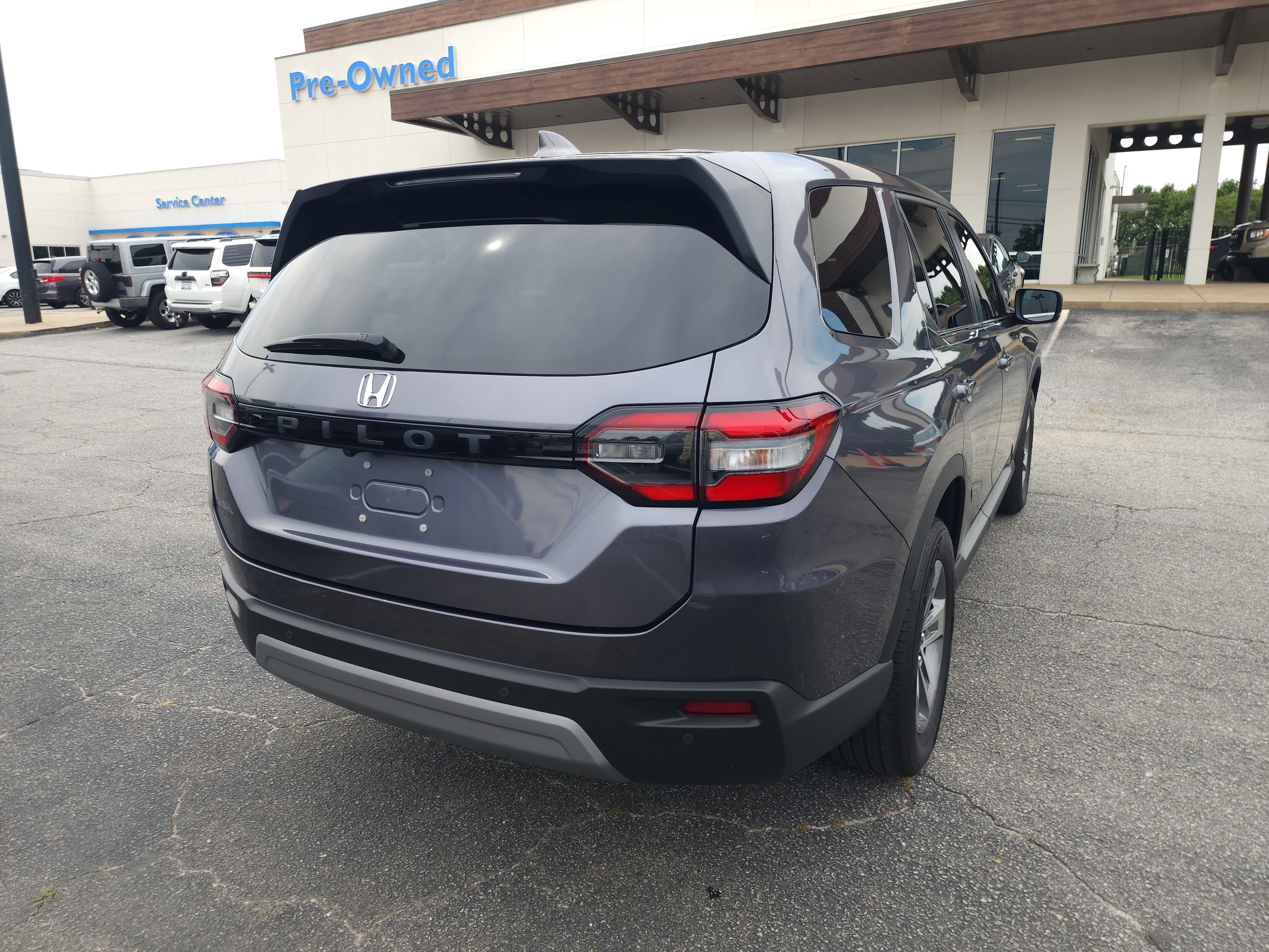 Used 2023 Honda Pilot EX-L image 4