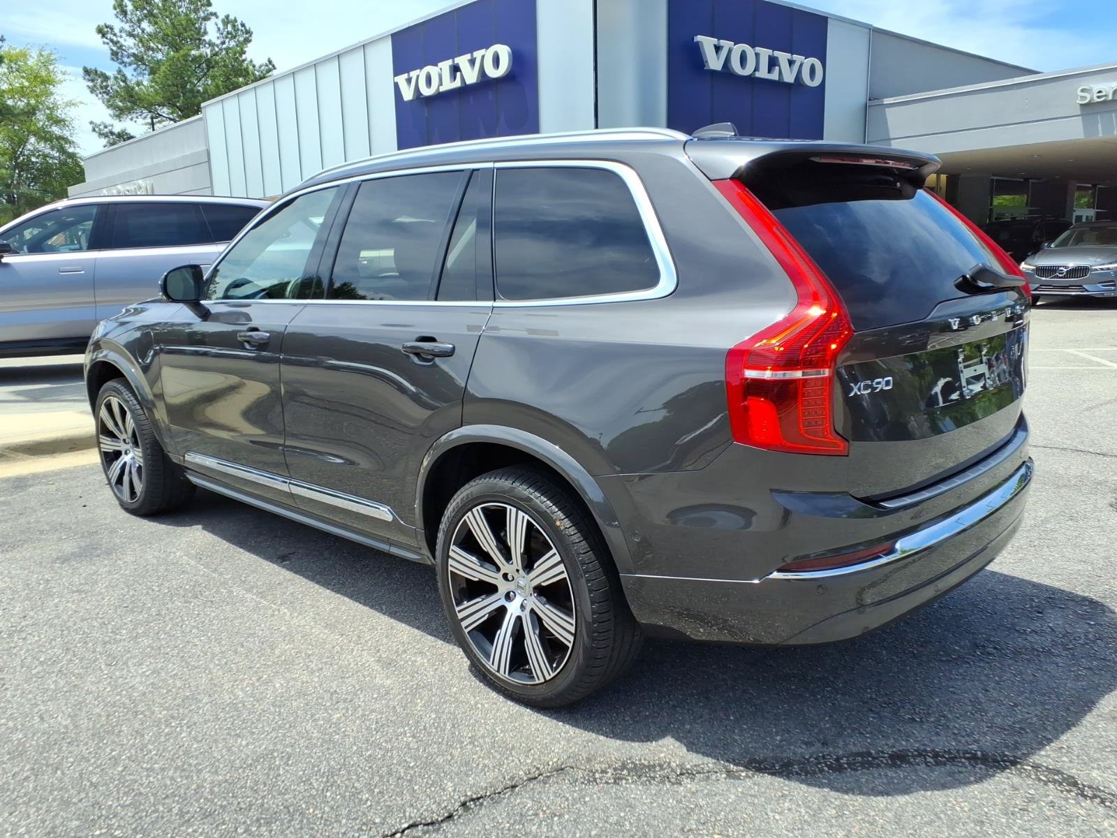 Used 2024 Volvo XC90 T8 Plus w/ Protection Package Premier AWD/4WD image 7