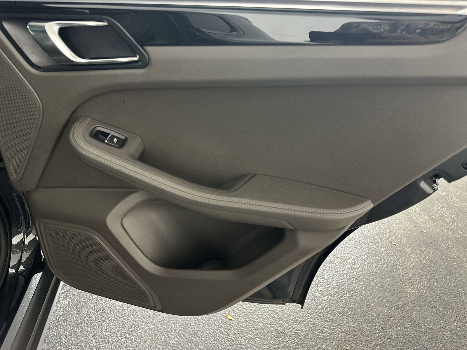 Used 2017 Porsche Macan S image 31