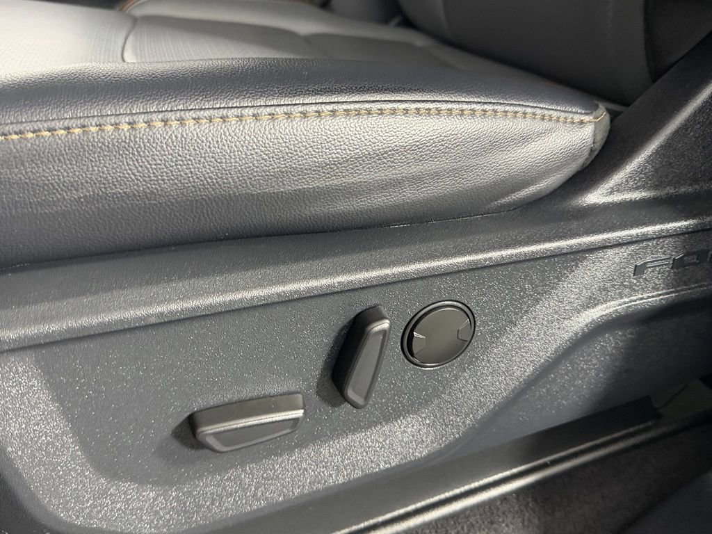 Used 2025 Ford F150 Lariat w/ Equipment Group 501A Mid image 24