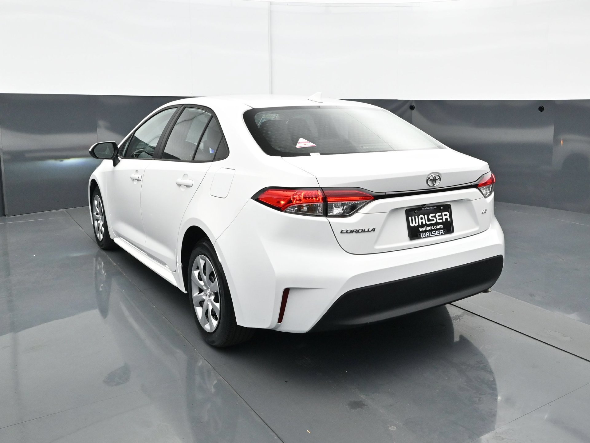 Used 2024 Toyota Corolla LE FWD image 4