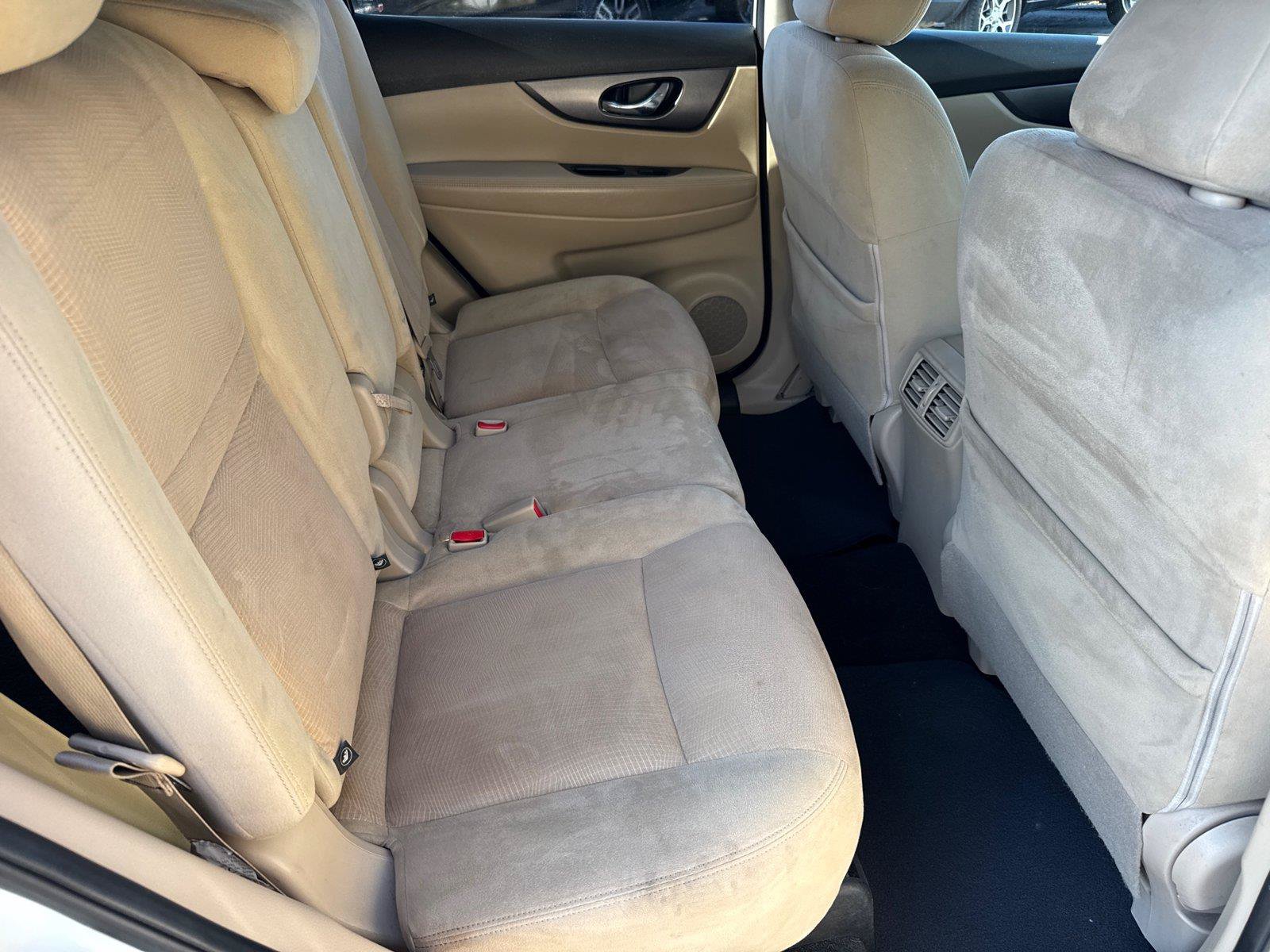 Used 2016 Nissan Rogue SV FWD image 17