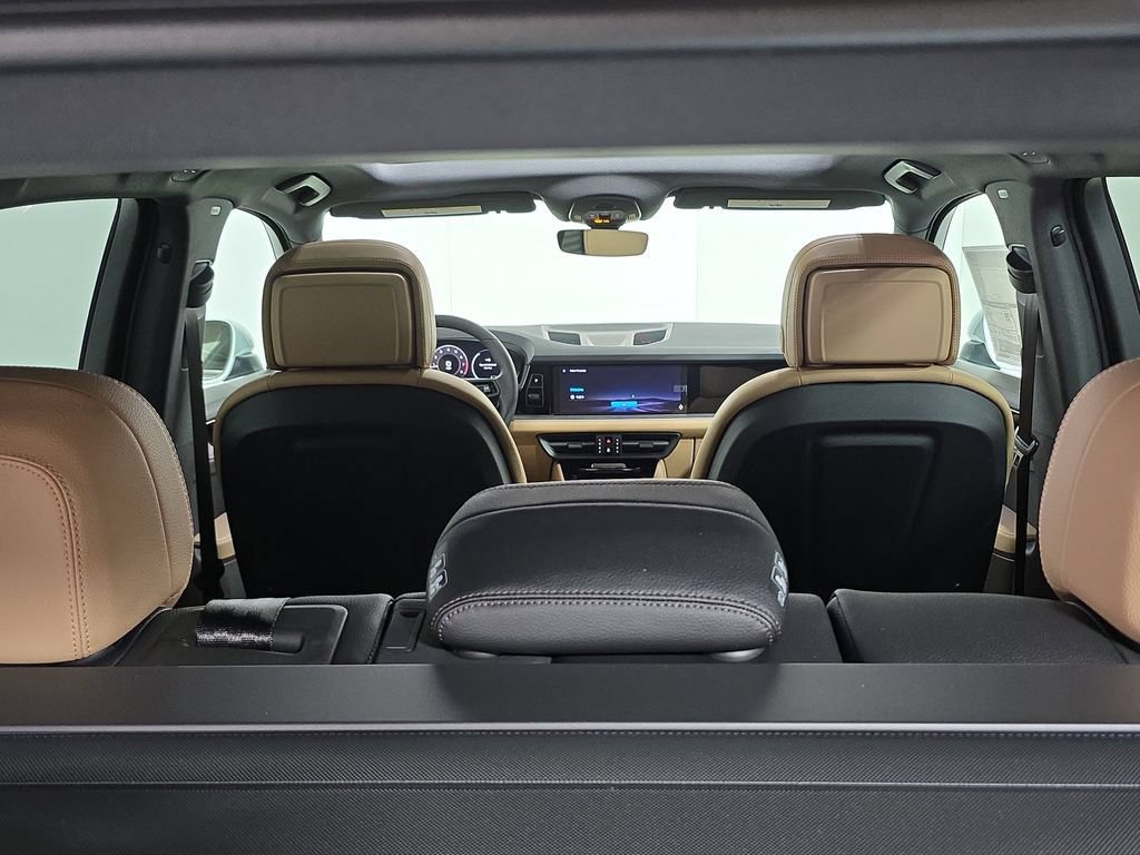 Certified 2026 Porsche Cayenne AWD/4WD image 31
