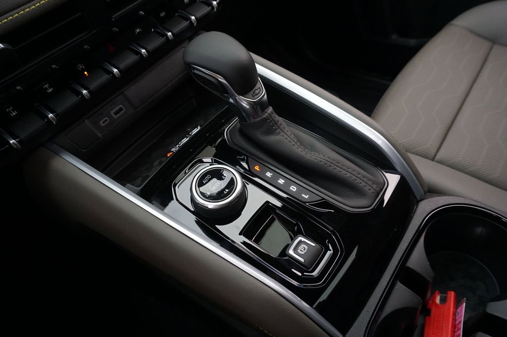 New 2026 Chevrolet Colorado ZR2 w/ Technology Package image 16