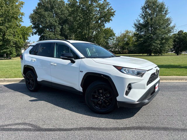 Used 2021 Toyota RAV4 XLE FWD image 2