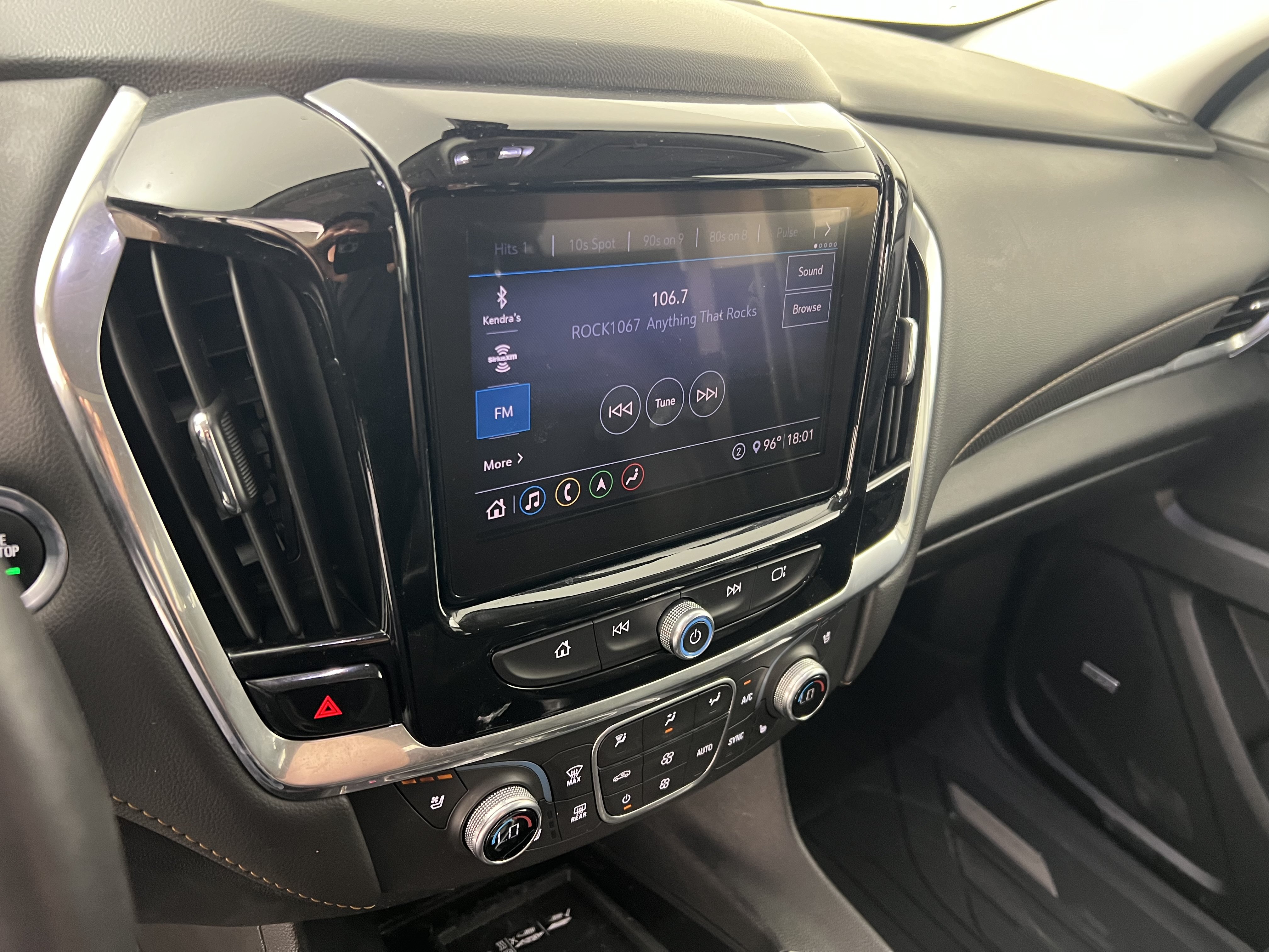 Used 2020 Chevrolet Traverse Premier w/ LPO, Floor Liner Package AWD/4WD image 29