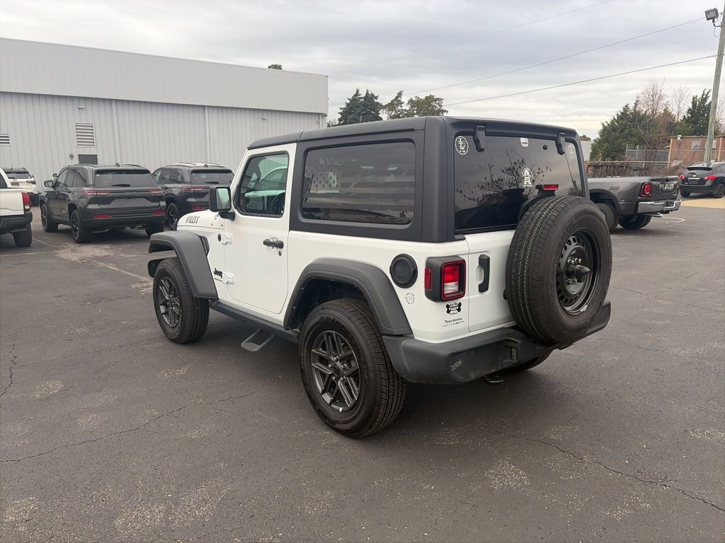 Used 2023 Jeep Wrangler Willys image 5