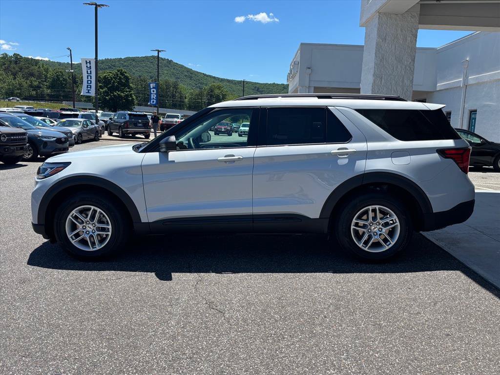 New 2026 Ford Explorer Active RWD image 24