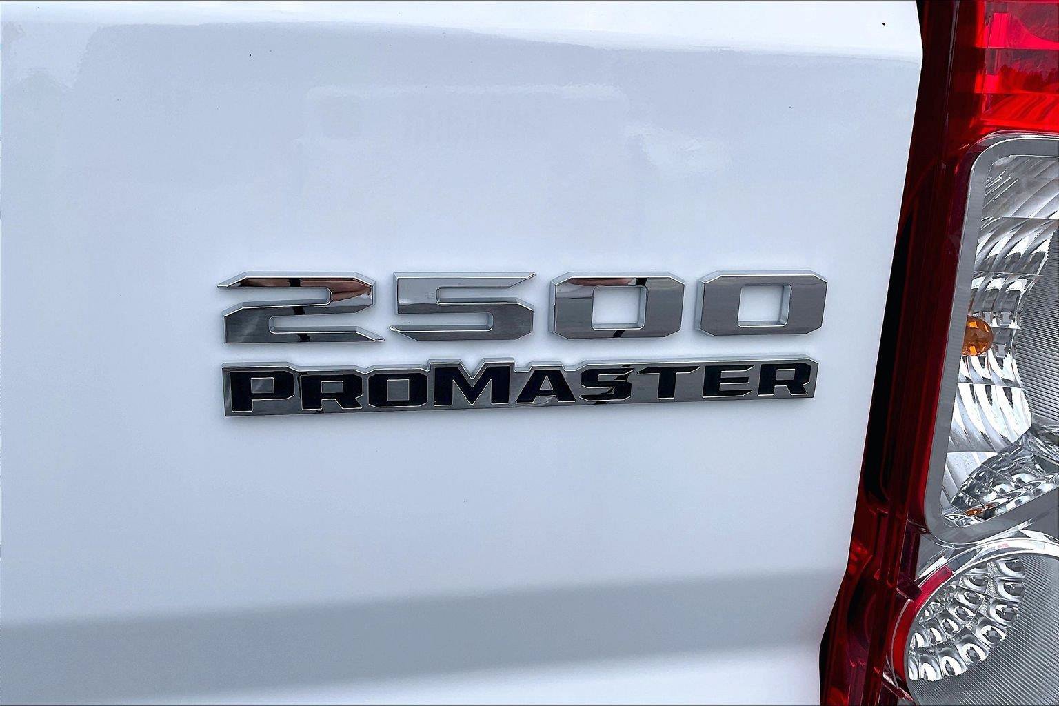 Used 2025 RAM ProMaster 2500 w/ Convenience Group FWD image 9