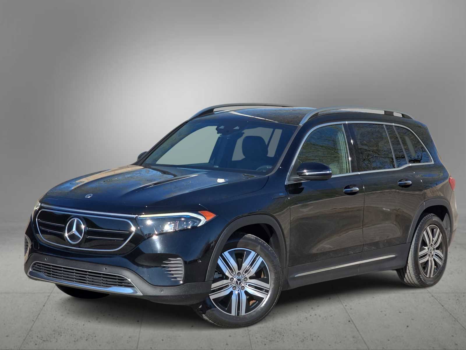 Used 2022 Mercedes-Benz EQB 300 4MATIC w/ Exclusive Package image 1