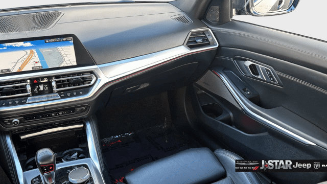 Used 2021 BMW M3 Competition w/ M Carbon Exterior Package RWD image 17