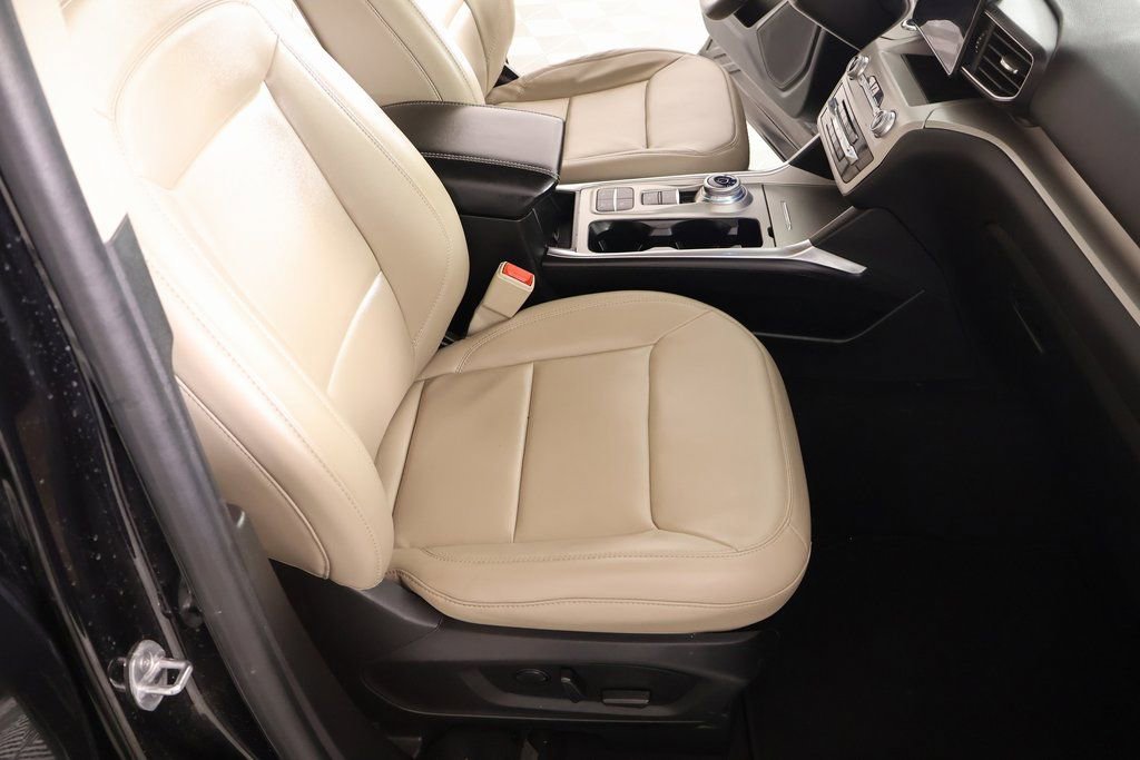 Used 2023 Ford Explorer XLT w/ Equipment Group 202A image 14