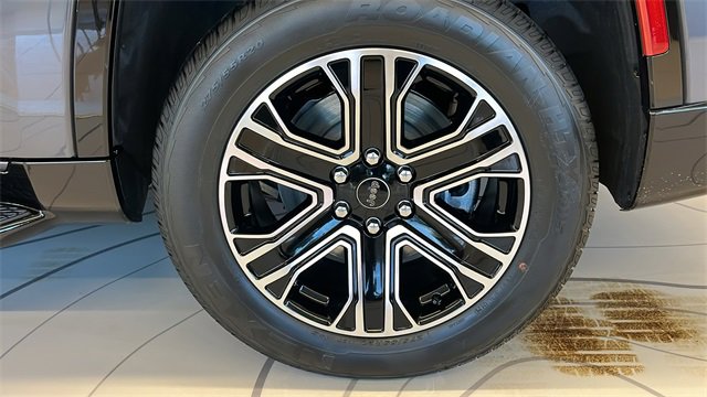 New 2026 Jeep Grand Wagoneer 4WD image 39