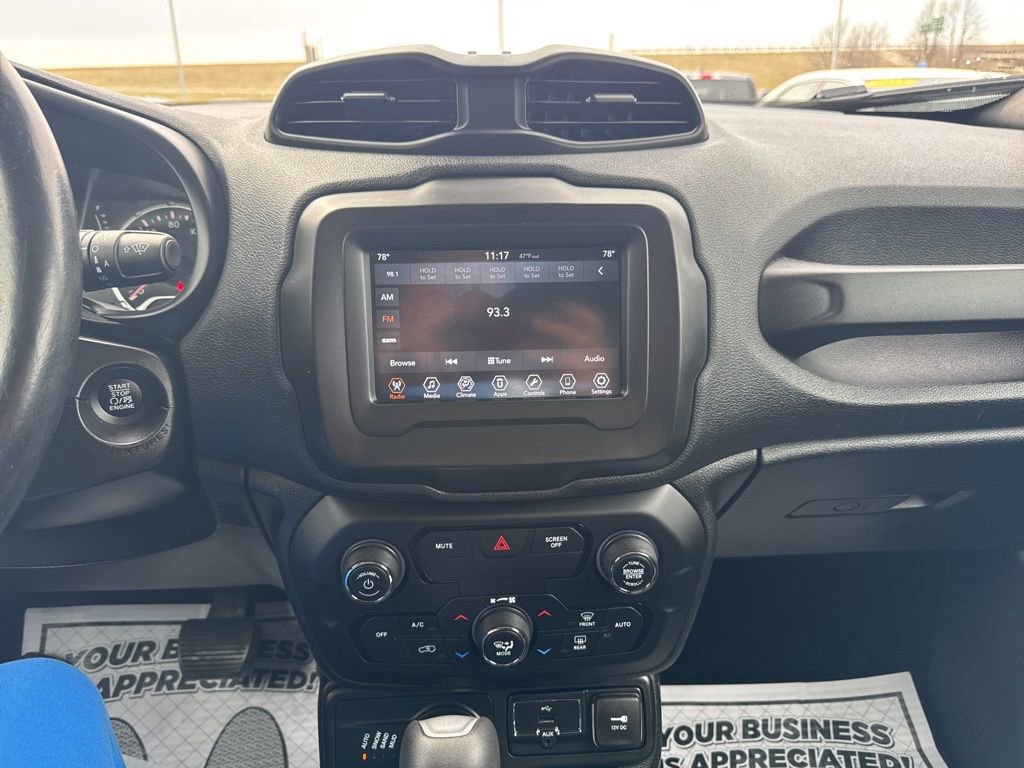 Used 2018 Jeep Renegade Latitude w/ Cold Weather Group image 3