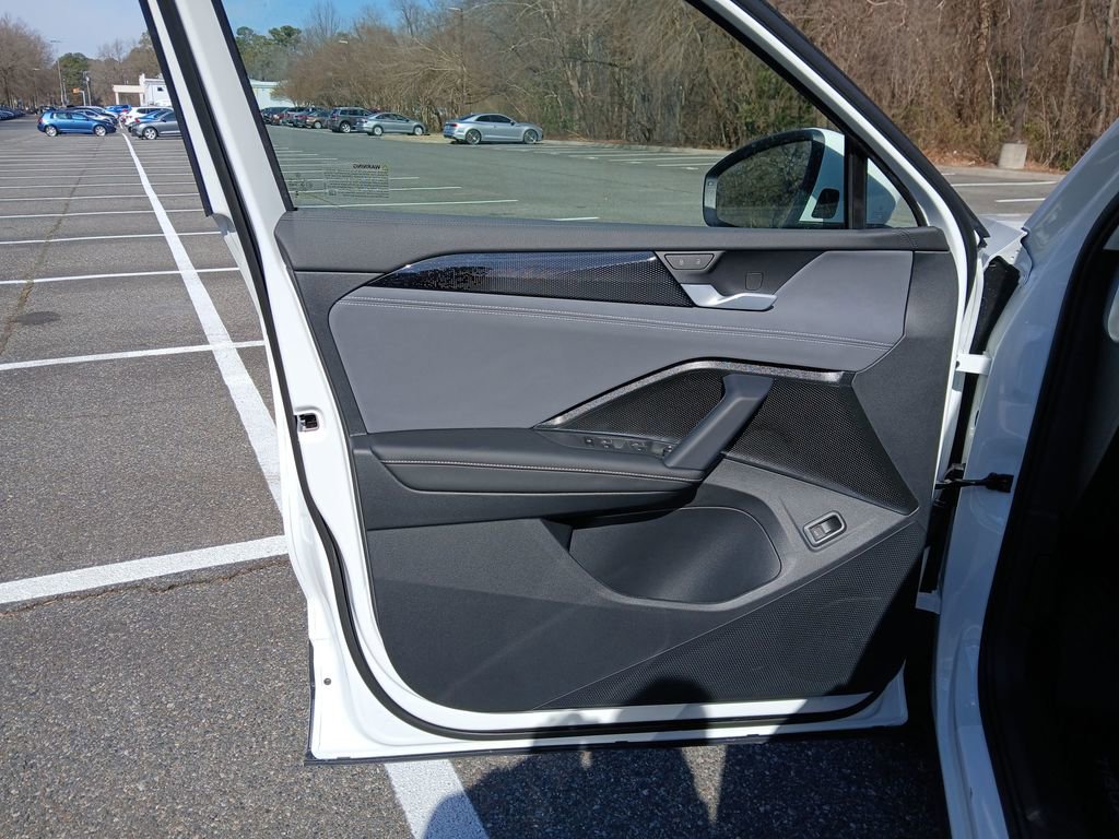 New 2026 Volkswagen Tiguan SE image 10