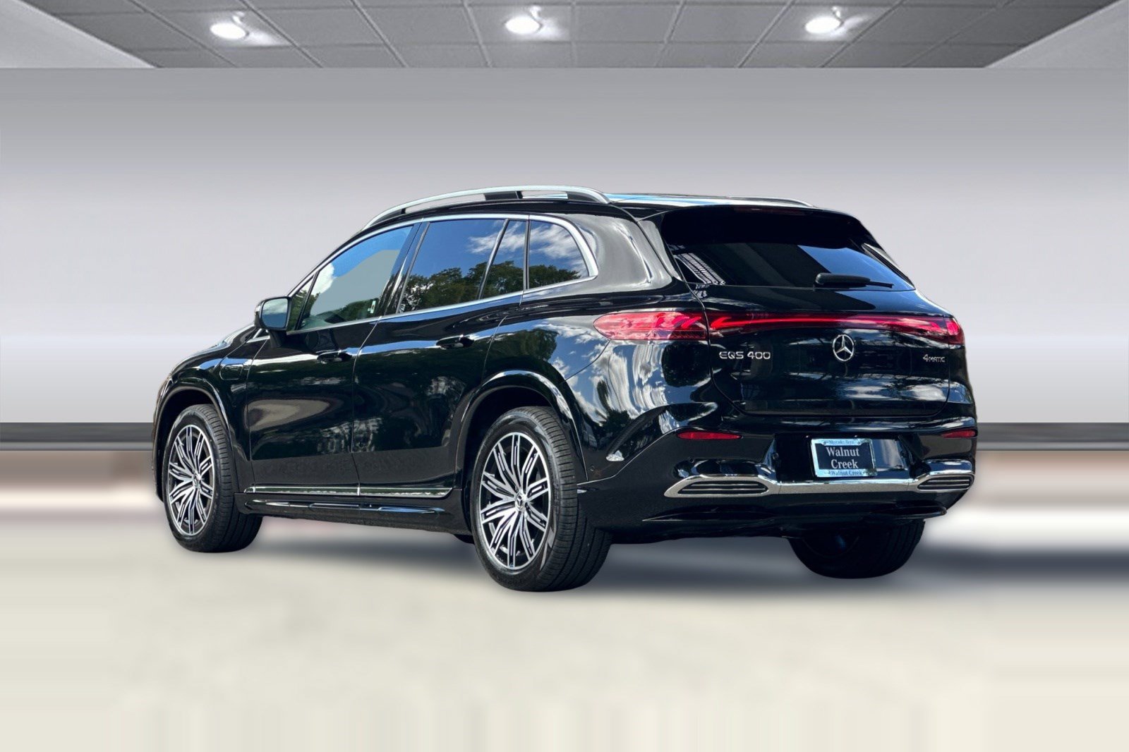 New 2026 Mercedes-Benz EQS 400 4MATIC SUV image 3