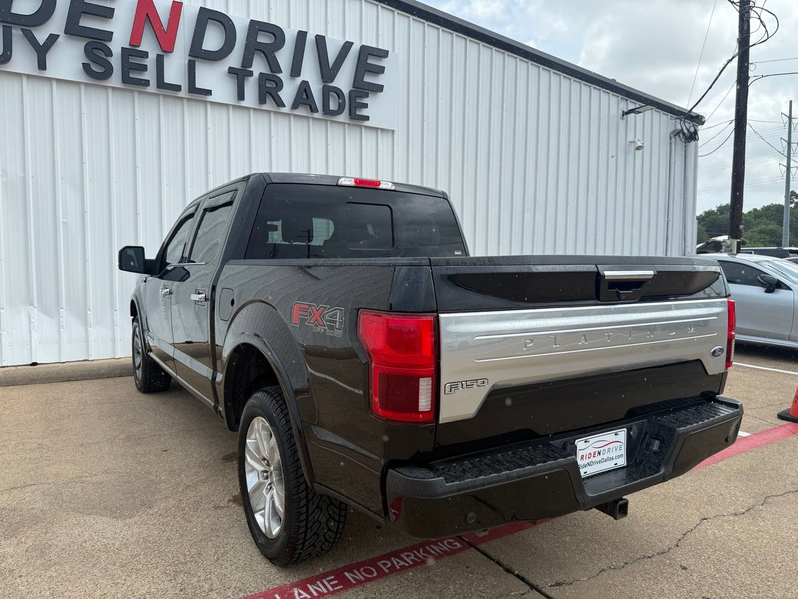 Used 2019 Ford F150 Platinum w/ Equipment Group 701A Luxury AWD/4WD image 4