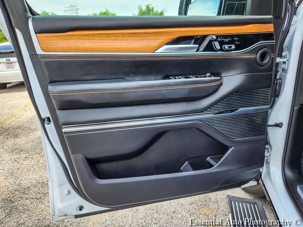 Certified 2024 Jeep Grand Wagoneer L Series III AWD/4WD image 22