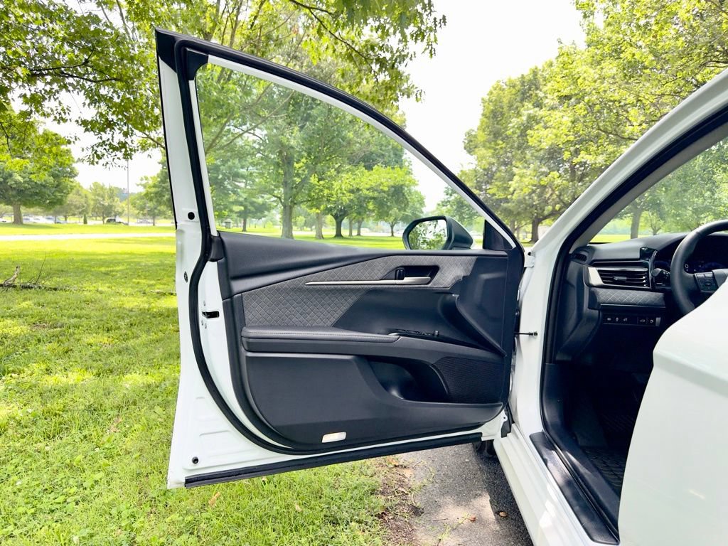 Used 2025 Toyota Camry XLE AWD/4WD image 20