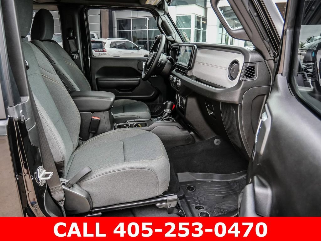 Used 2025 Jeep Wrangler Sport AWD/4WD image 40